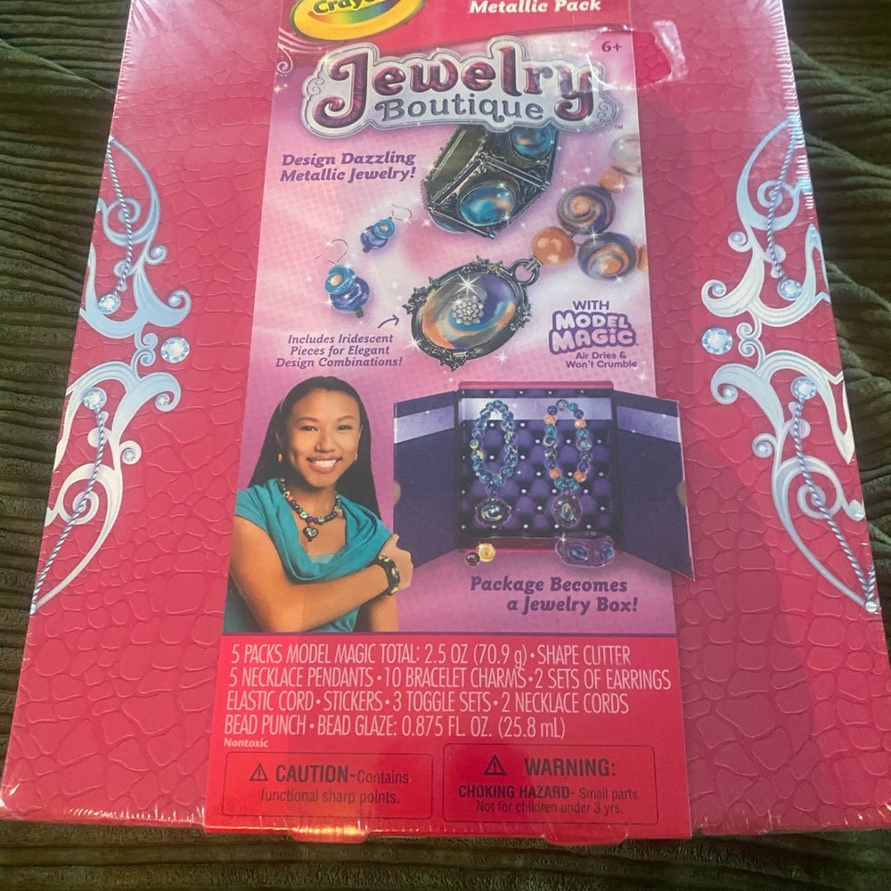Crayola New Jewelry Boutique Satin Steel Metallic Pack Model Magic DIY Kit